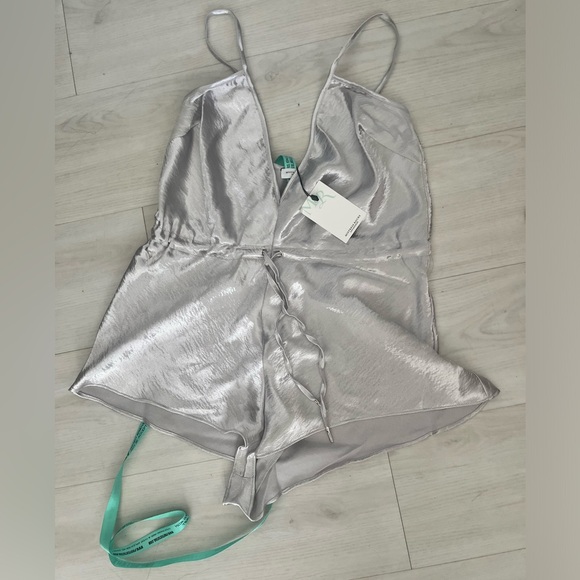 NWT house of Cb mistress rocks mirage silver romper jumpsuit metallic size XS - Picture 4 of 7